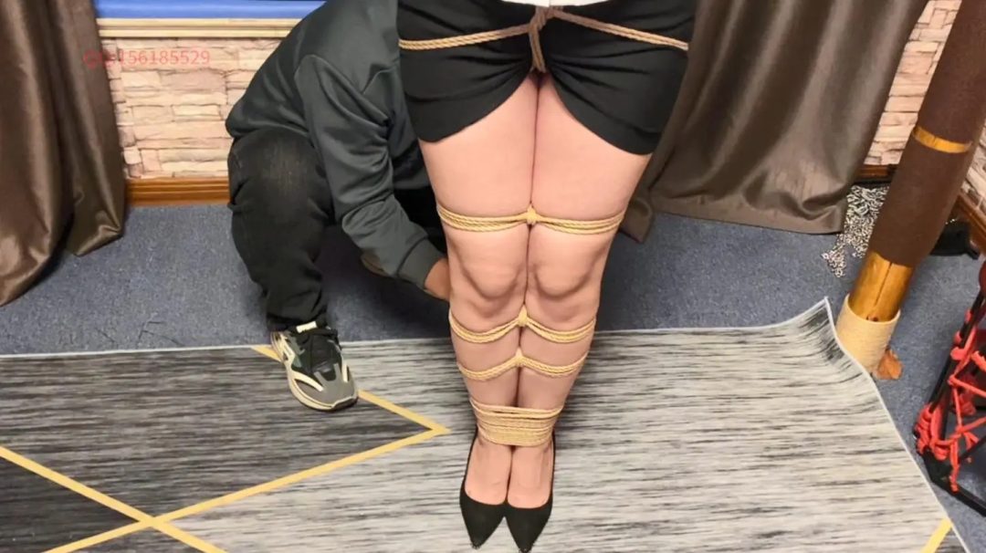老虎凳极限 痛苦到撕心裂肺 kt-3