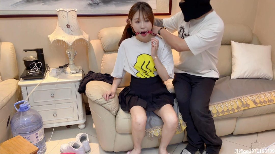 贝特原创定拍 倩倩双环口环加两种深喉口塞调教 直臂单脚吊 柠檬汁刺激-5