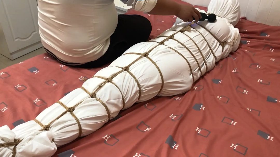 白床单全包绑缚虐待-3