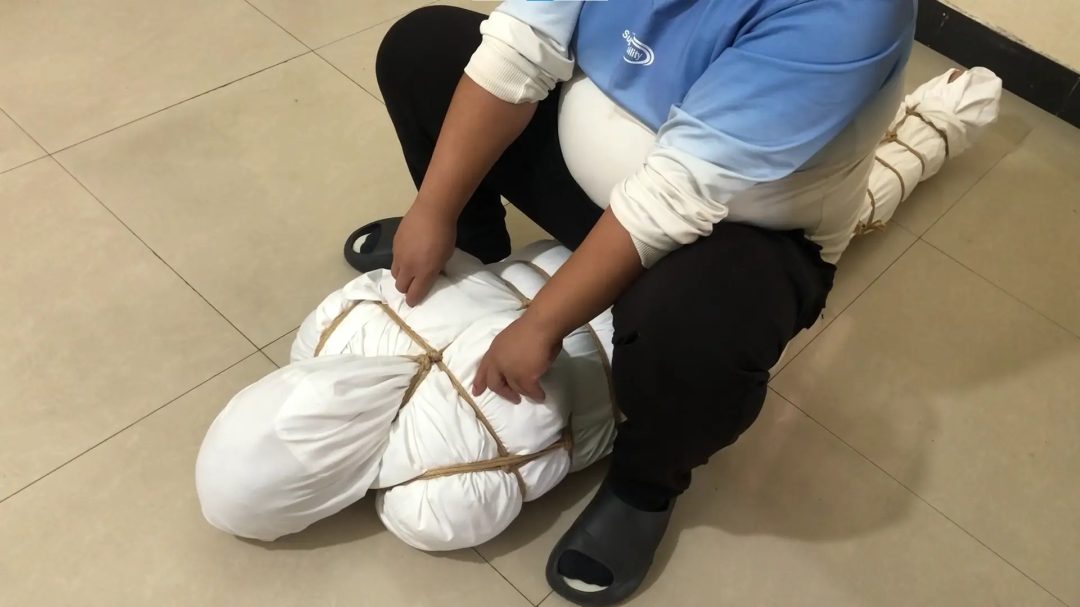 白床单全包绑缚虐待-4