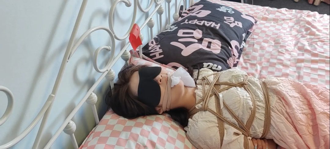 清纯小公主被绑架~她能否成功获救呢-5 清纯小公主被绑架~她能否成功获救呢-5