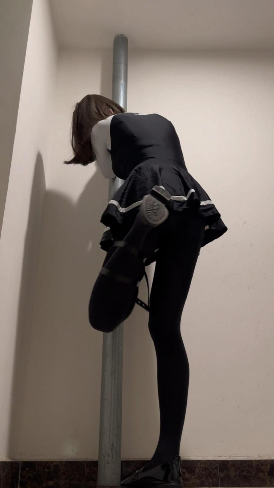 楼道单腿定时手铐自缚SubM-2