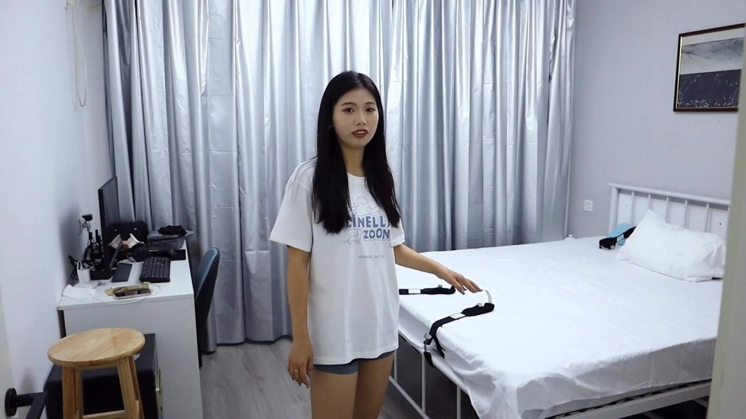 美女小欣带大家开箱新工作室 椅子缚 单杠吊铐 审讯椅 磁力绑带 挠脚挠全身TK 手铐脚铐脚趾铐-1