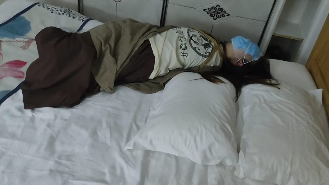 小悠直臂驷马挣扎-5