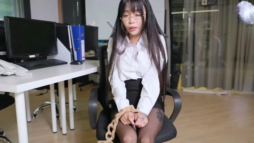 童颜 黑丝OL紧缚 制服 捆绑 调教-5