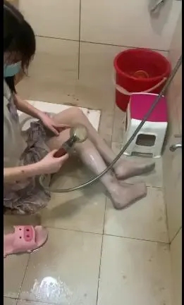 网红萝莉jk白丝玩巧克力2.0-3