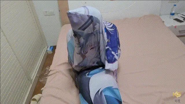 小姐姐沦为等身抱枕被各种蹂躏！二次元限定皮肤全包裹皮带上下包裹，美少女挣扎求饶-3