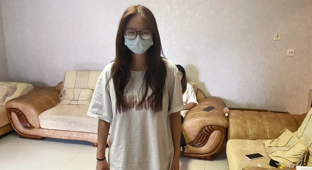 大学生第一次体验捆绑他们心里紧张，害怕又有点兴奋的表情看起来真的是爽-5