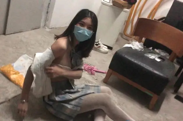白丝jk妹子废弃仓库调教凌辱-3