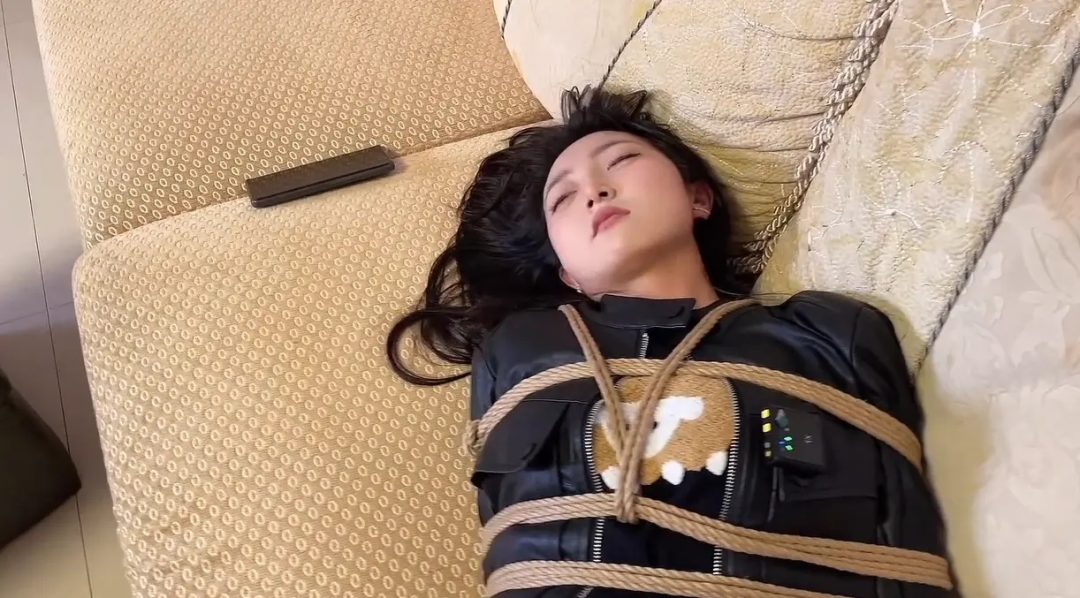 闺蜜反目 捆绑 训练 体罚 TK 折磨-1