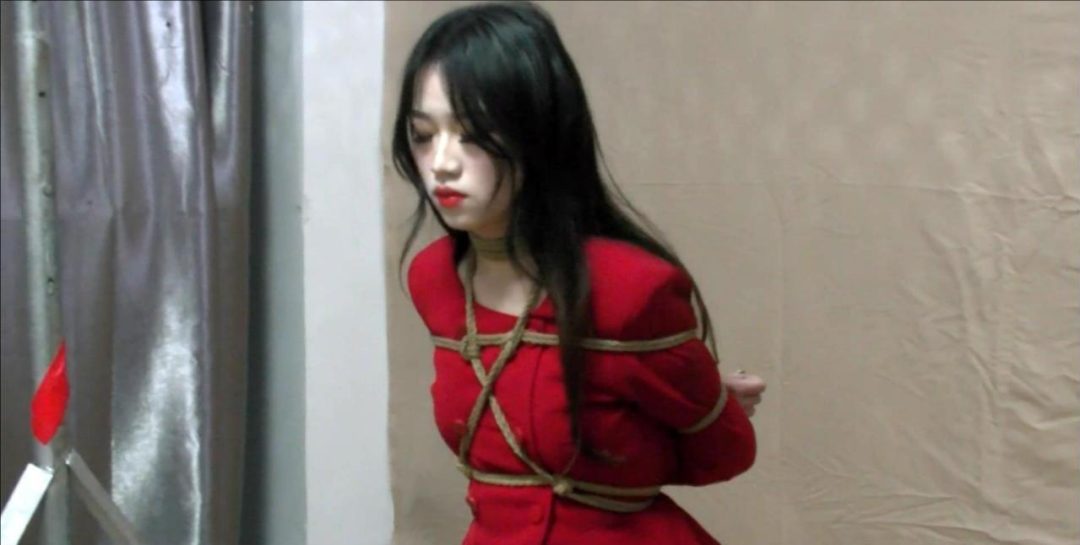 美容师的绳地狱第一集：黑丝细高椅子缚，TK、亵玩与挑逗，红唇与锁骨的性感-1