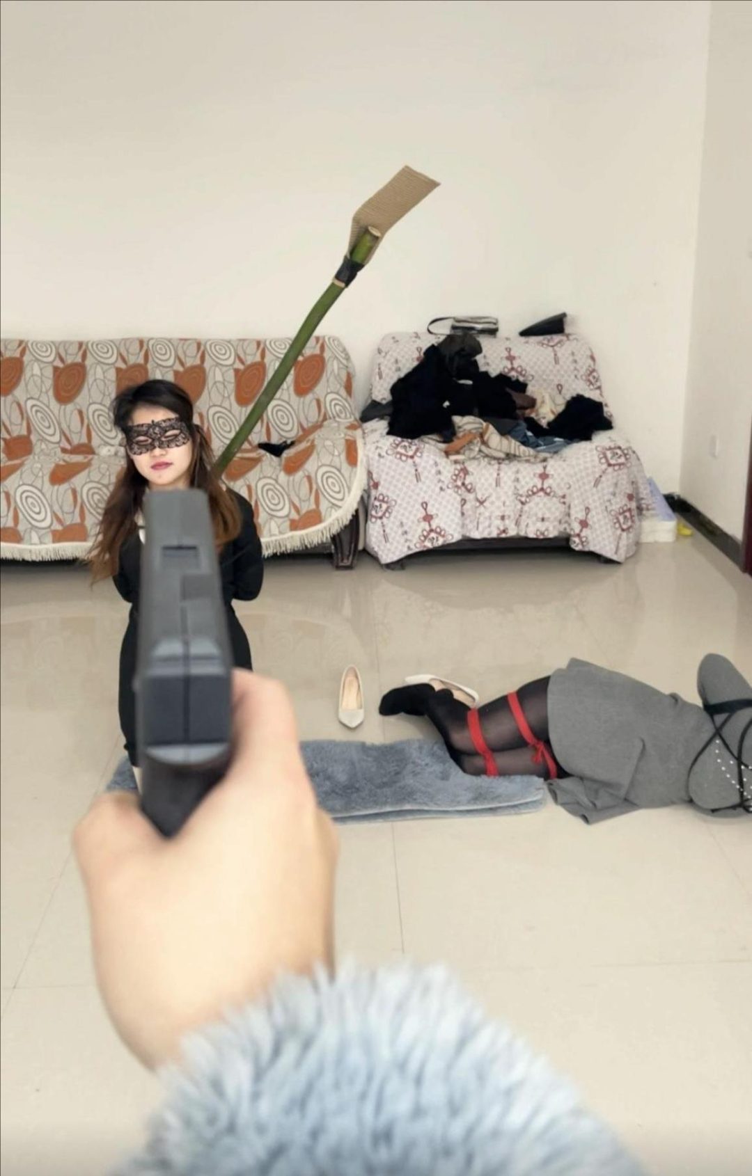 现实落难姐妹花-2