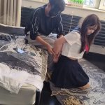 校服美女被镣铐抓捕刑具拘束胶带束缚