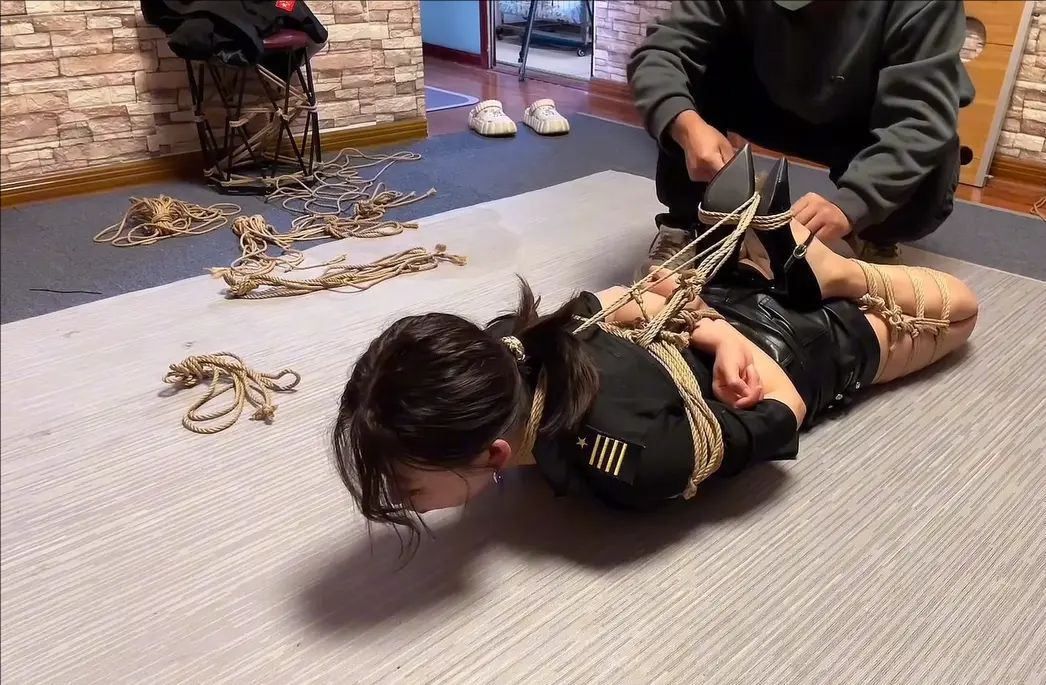 天下第二美女体验 骑傅 抽打 呕吐 吊傅 驷马 TK【花花】-6