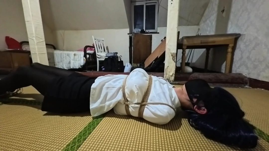 后手缚并腿ol制服挣扎-3