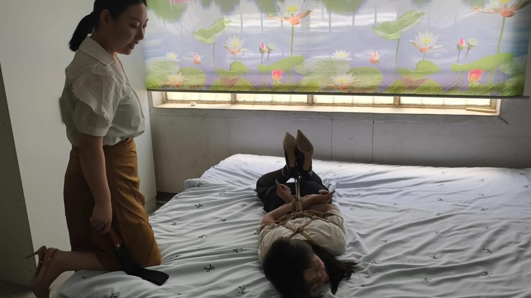 【忘忧社工作室】面试绑架风波，模特小涵去黑心公司面试，不料被面试官当成目标，被各种折磨。驷马捆绑，蛇缚吊高，口球，鞭打，笼子，囚禁-3
