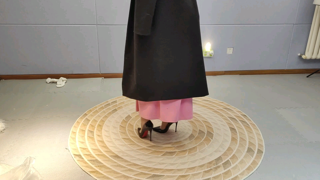 一绳所爱定拍 陈依依捆绑内置玩具 戴口球穿12CM高跟鞋去繁华路段逛街-2