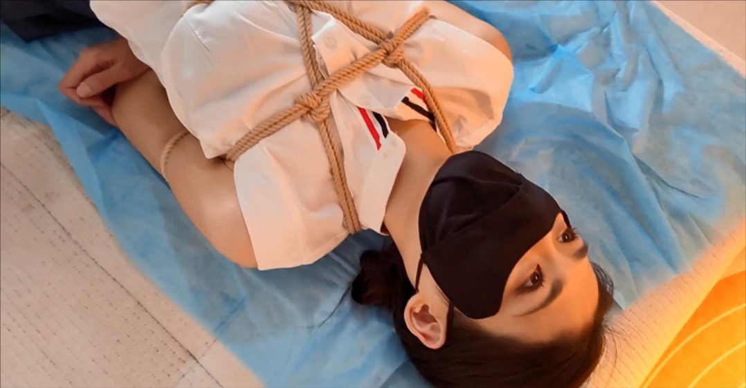 欣悦，JK、过膝白袜、小白鞋游戏第一集：超好玩，触及灵魂的瘙痒-3