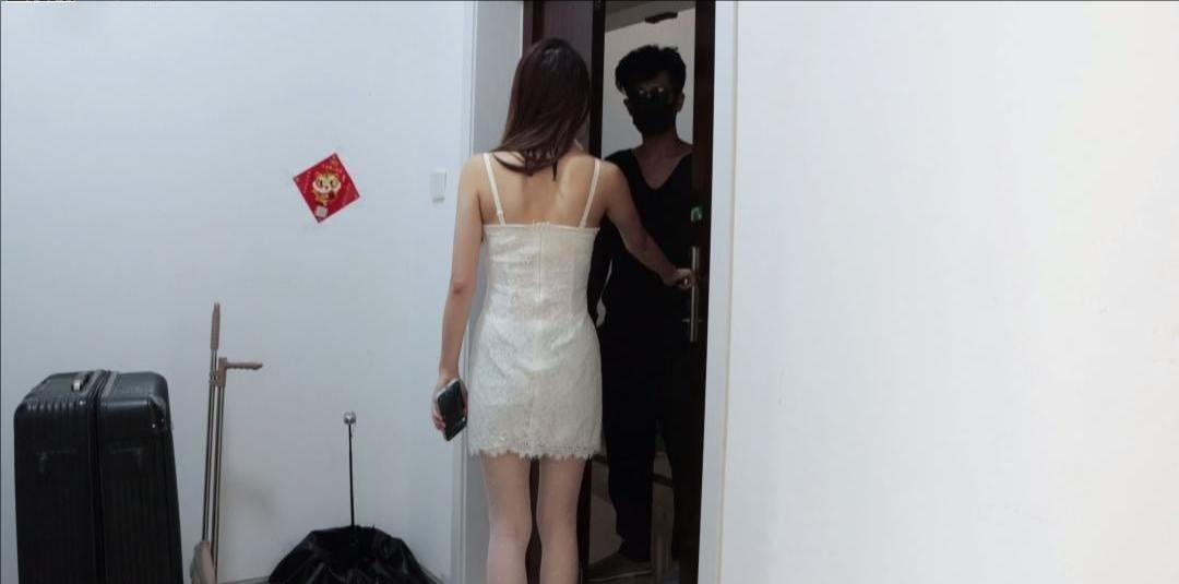 得意客定拍精品《陌生访客①监禁·服从:曼文篇》-13
