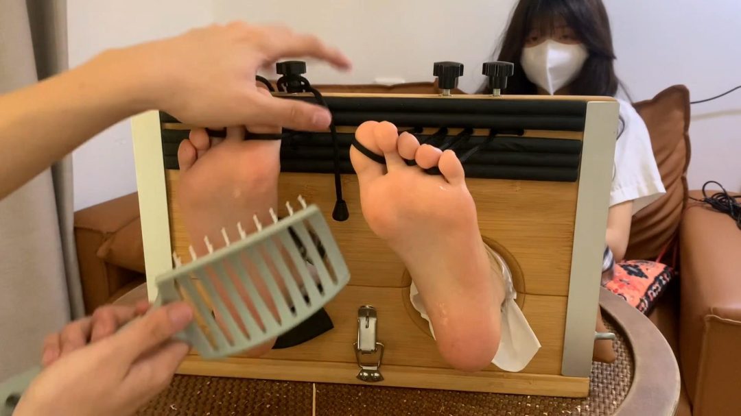小晴白丝裸足足枷tk-8