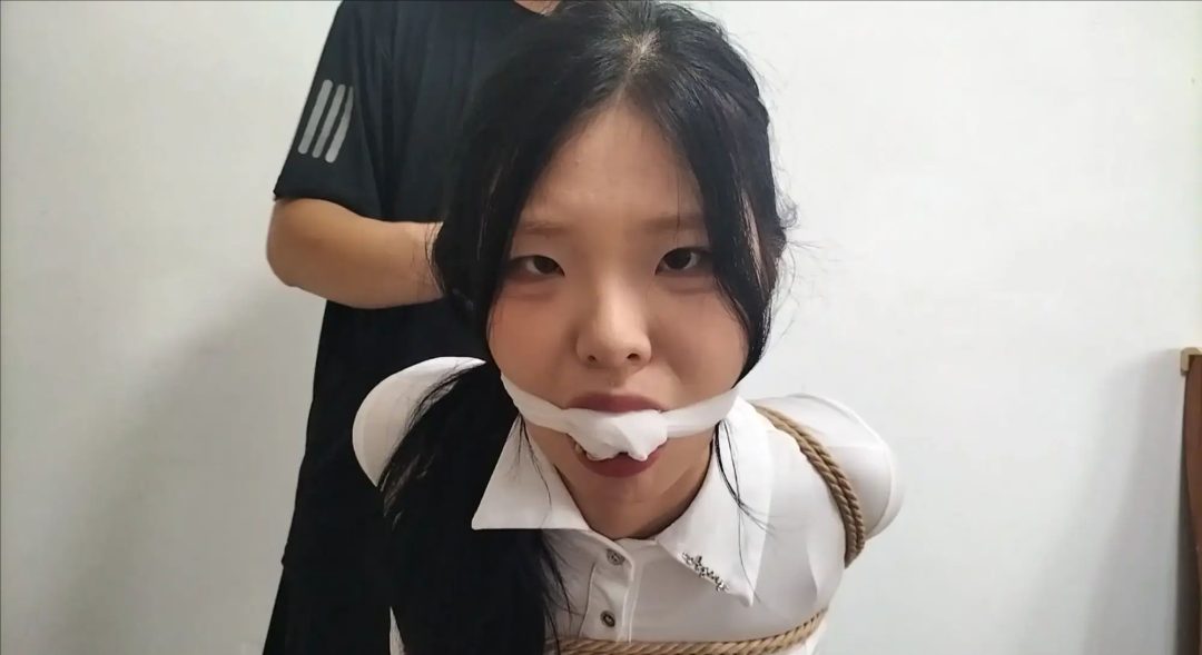 精致传媒订拍2 小蛇单人自救挣扎-1
