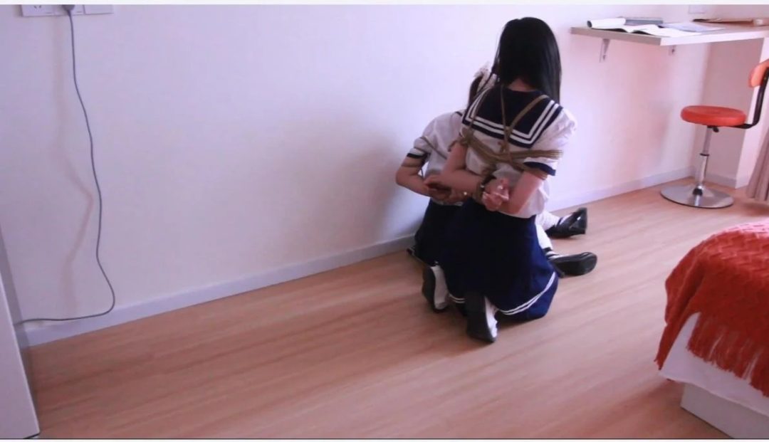 入室捆绑JK学生装历险记-5