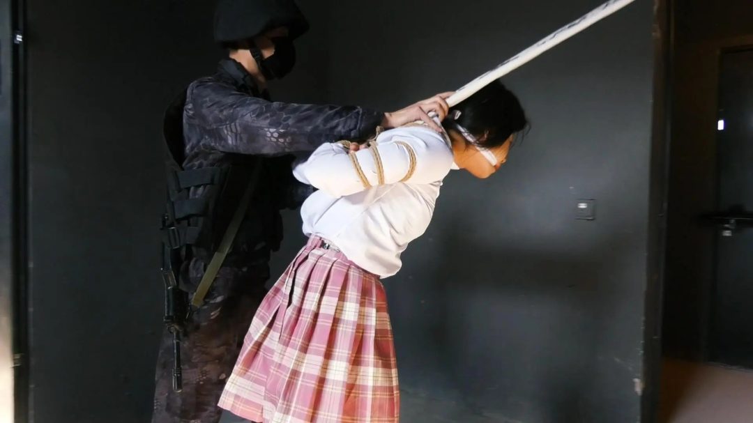 《少女不归路》绞刑架下的JK少女-6