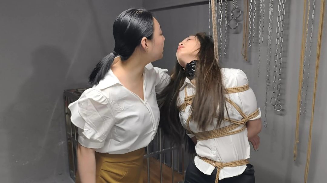 【忘忧社工作室】面试绑架风波，模特小涵去黑心公司面试，不料被面试官当成目标，被各种折磨。驷马捆绑，蛇缚吊高，口球，鞭打，笼子，囚禁-9