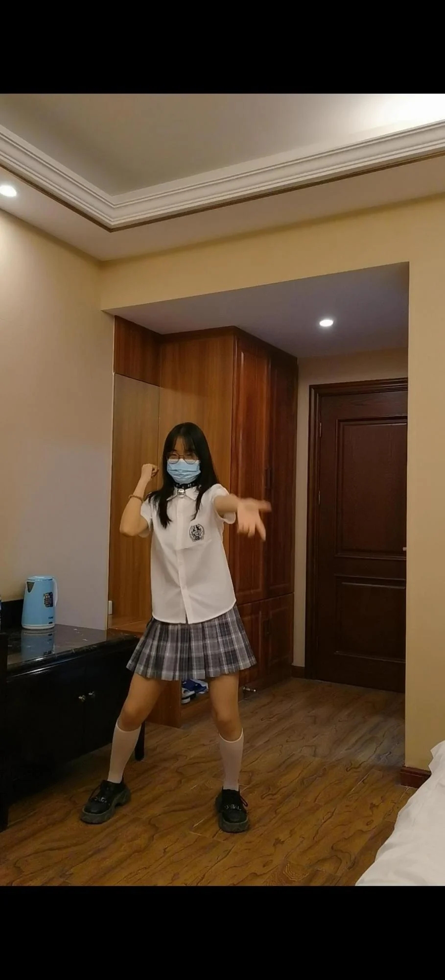 小喻同学的宅舞表演-1