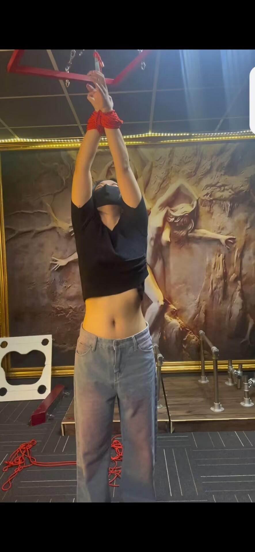 被跟踪回家的强制调教-3