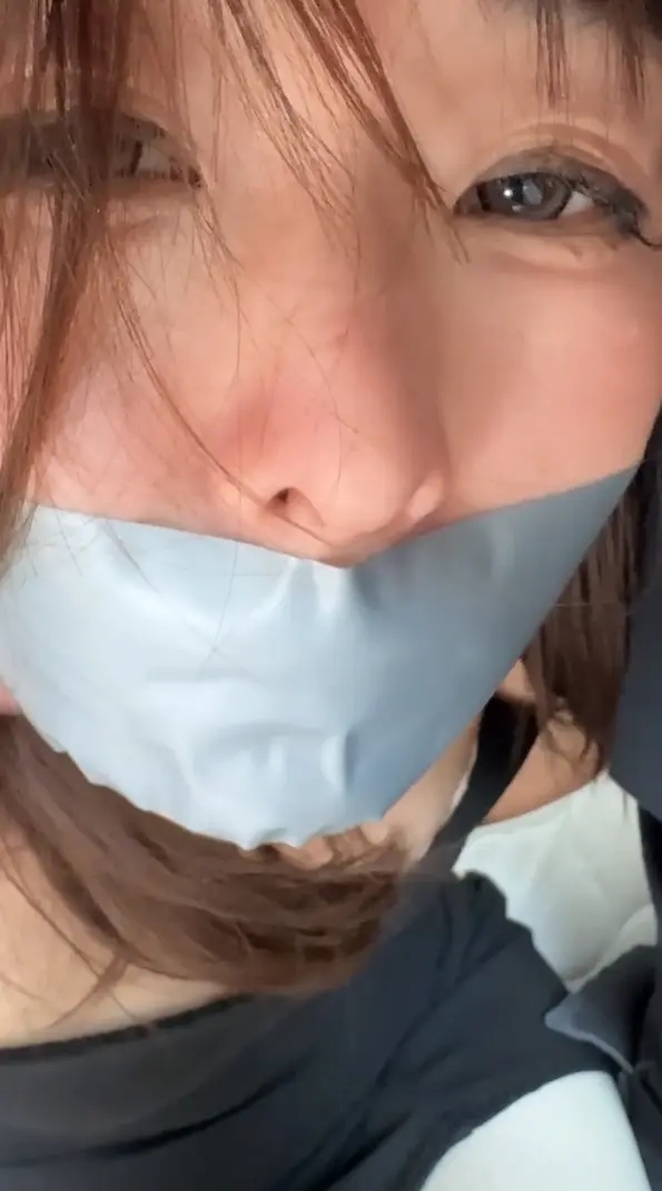 姐姐又带着胶带来找我，求我封嘴捆绑玩弄丝袜脚（下）-6