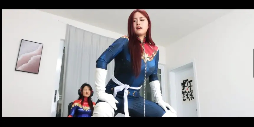 女超人的堕落下集母女受困-4