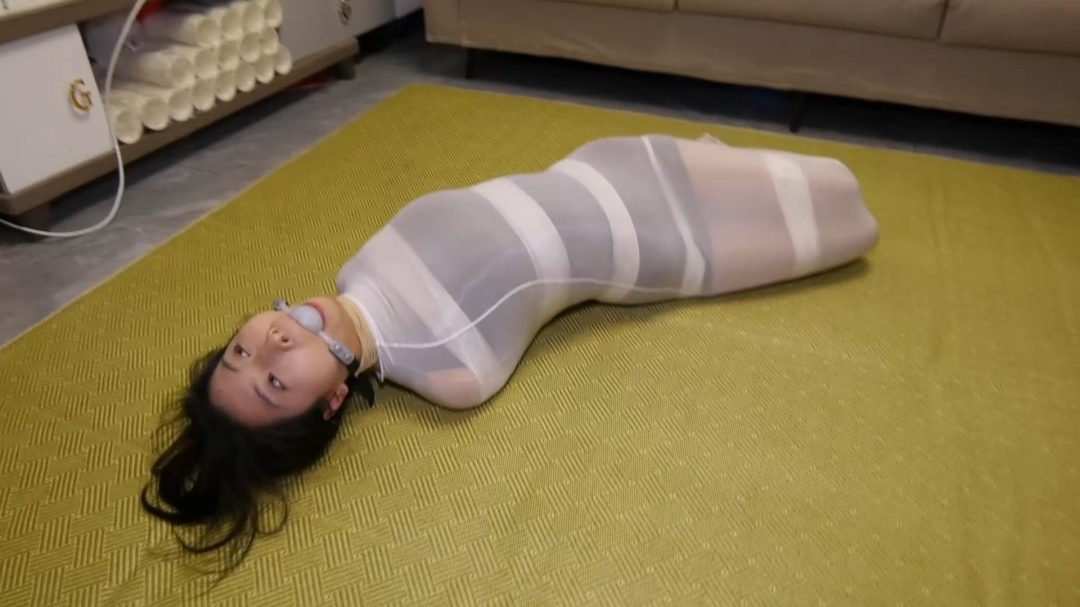 被多层丝袜袋包裹的女M-6