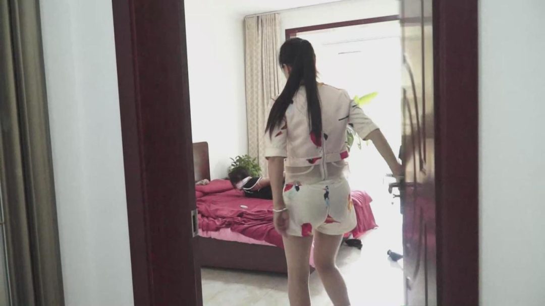 逍遥大制作《劫中劫04大结局》,李然最后也逃不过被捆绑堵嘴装麻袋的命运。-3 逍遥大制作《劫中劫04大结局》,李然最后也逃不过被捆绑堵嘴装麻袋的命运。-3