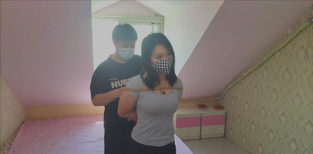 新模小鱼首次试镜 特别怕痒 两部分第一部分日式痒痒 第二部分自救脱绑逃生-2