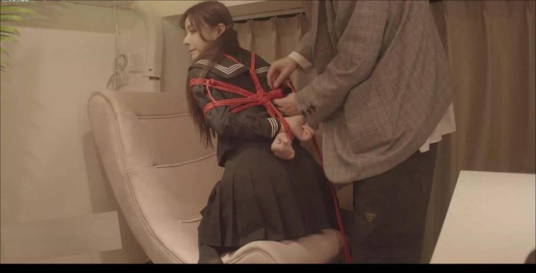 JK绳缚 调教JK制服女友后手绑缚-3