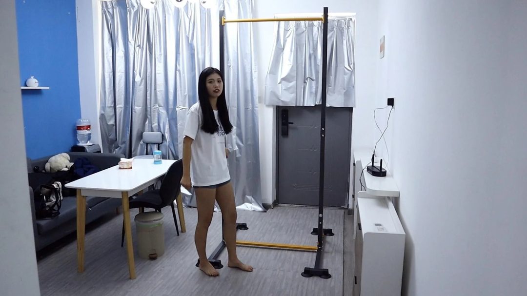 美女小欣带大家开箱新工作室 椅子缚 单杠吊铐 审讯椅 磁力绑带 挠脚挠全身TK 手铐脚铐脚趾铐-7