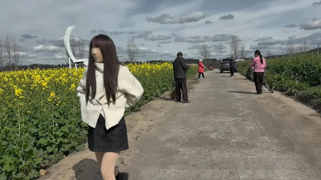 春暖花开之际 油菜花如约而至 它跟你一样 善解人意 我喜欢风 它跟你一样-5
