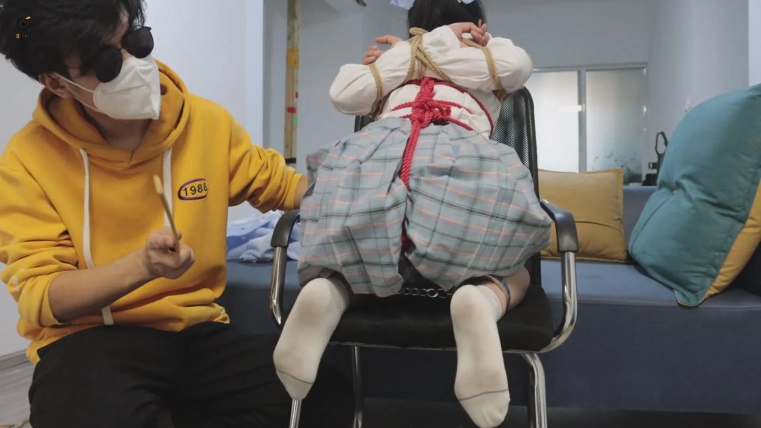【得意客定拍】《毒舌女友很宠我》受不了女友毒舌？那咱不忍了！绑了堵嘴打屁股去！还敢嚣张吗？！-11