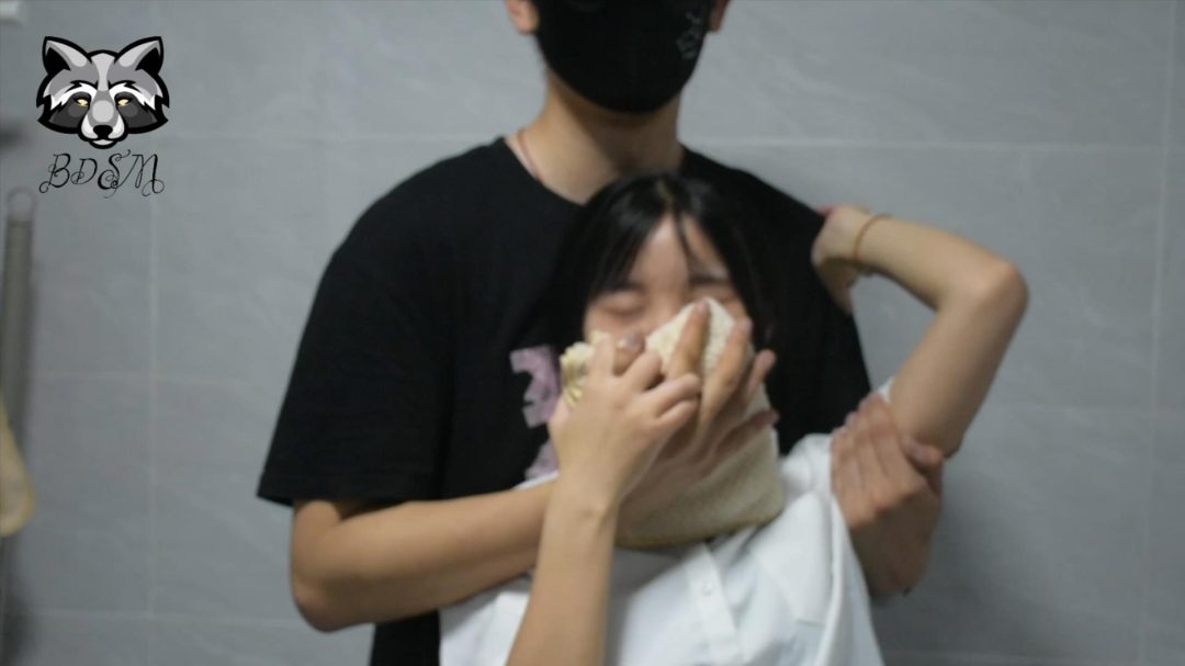 浣熊出品-剧情系列《家出监禁：OL入室》上线！希望喜欢的兄弟们多多支持收藏关注！您的支持就是我拍摄的动力！-2