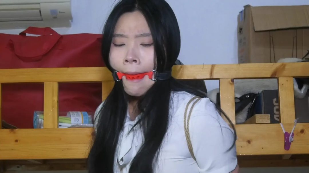 《女白领的灾难》 下集-2