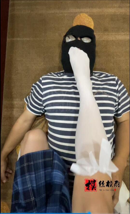 品足闻丝之JK妹妹裸足舔舐-3