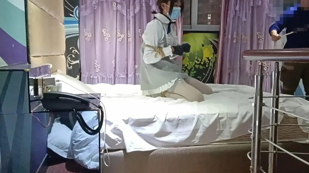 死亡爱丽丝~匹诺曹COS【1】 白丝伪娘皮带束缚-8