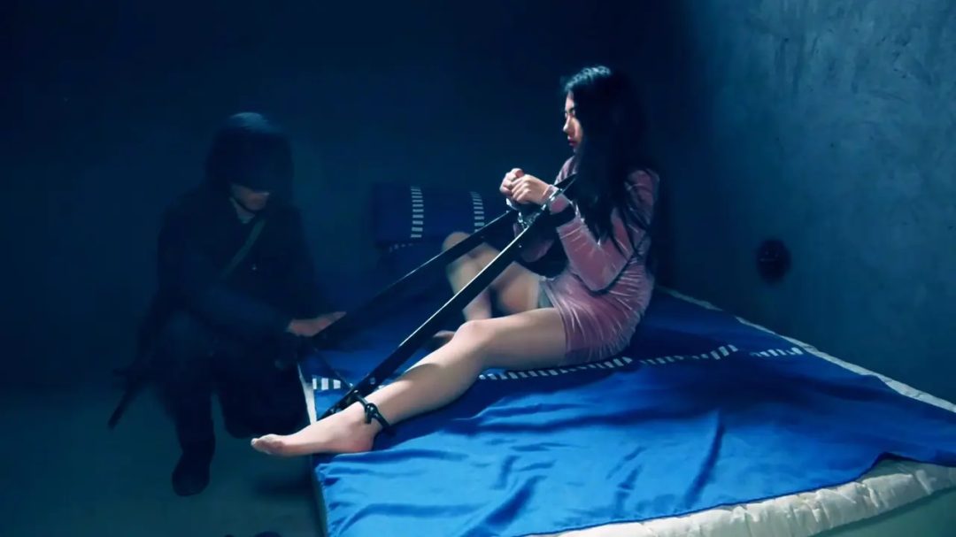 四集法制连续剧《绞刑之下的死囚 》 第四集 两个美女被判处了死刑，被双双执行绞刑-3