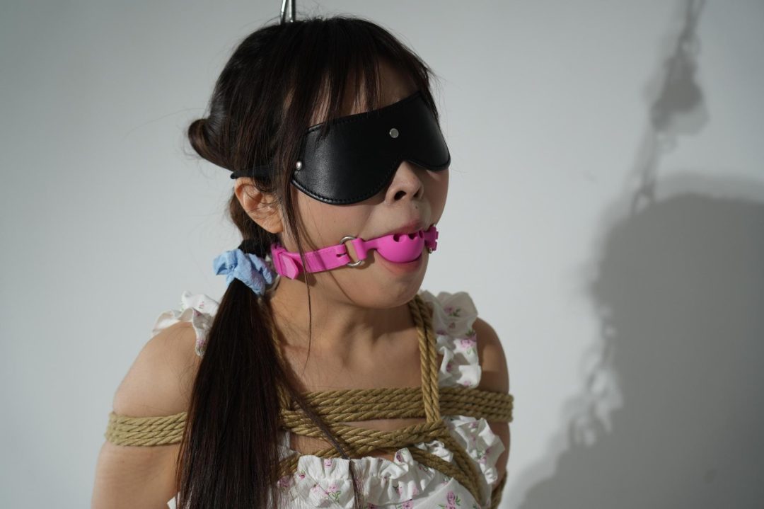 【灰太郎的羊】清纯美女碎花裙下\