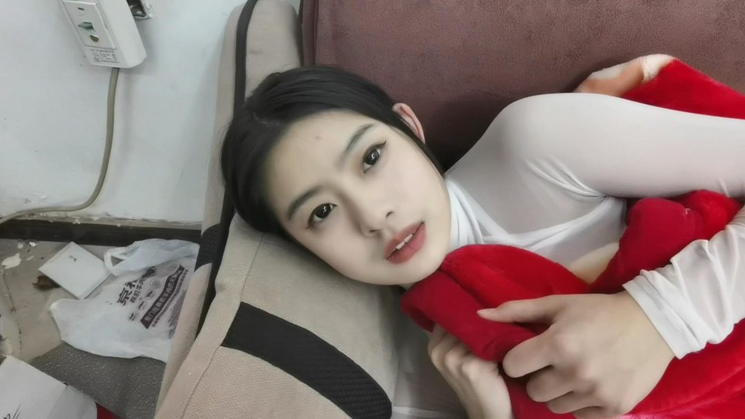 去无赖家里讨债,无赖不在家,正好见到无赖女儿,那就把无赖女儿当女奴玩弄.-1