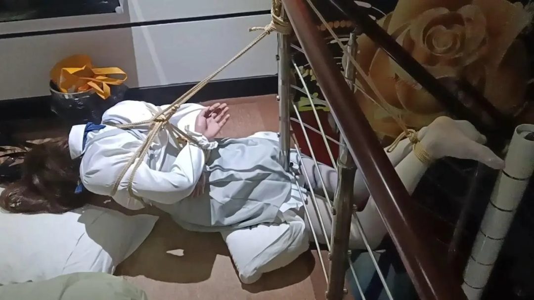 死亡爱丽丝~匹诺曹COS【1】 白丝伪娘皮带束缚-4