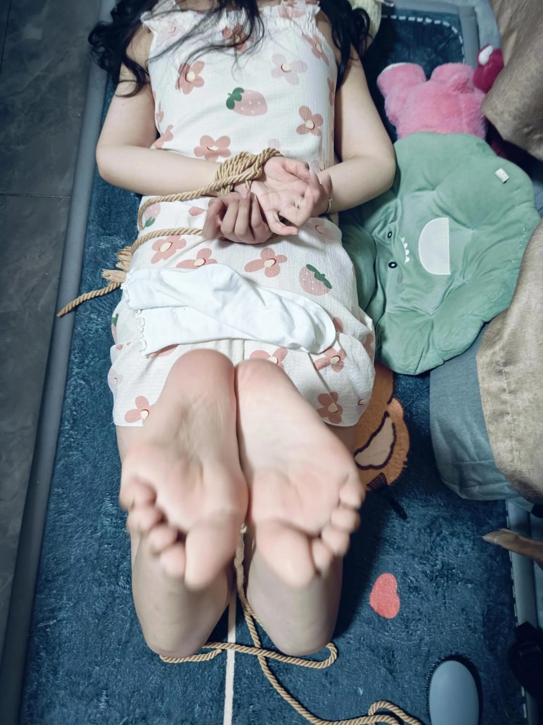 白袜捆绑挠痒-1