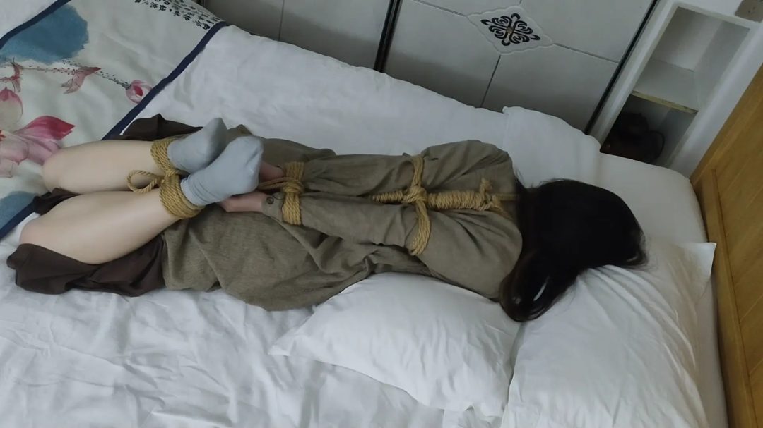 小悠直臂驷马挣扎-1