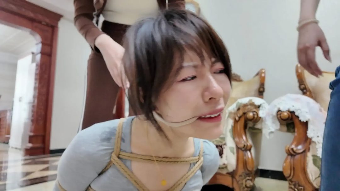 《旅途噩梦》第2集 南清施展美人计离间夫妻 逐个击破后米粒被南清雨诺肆意羞辱-13